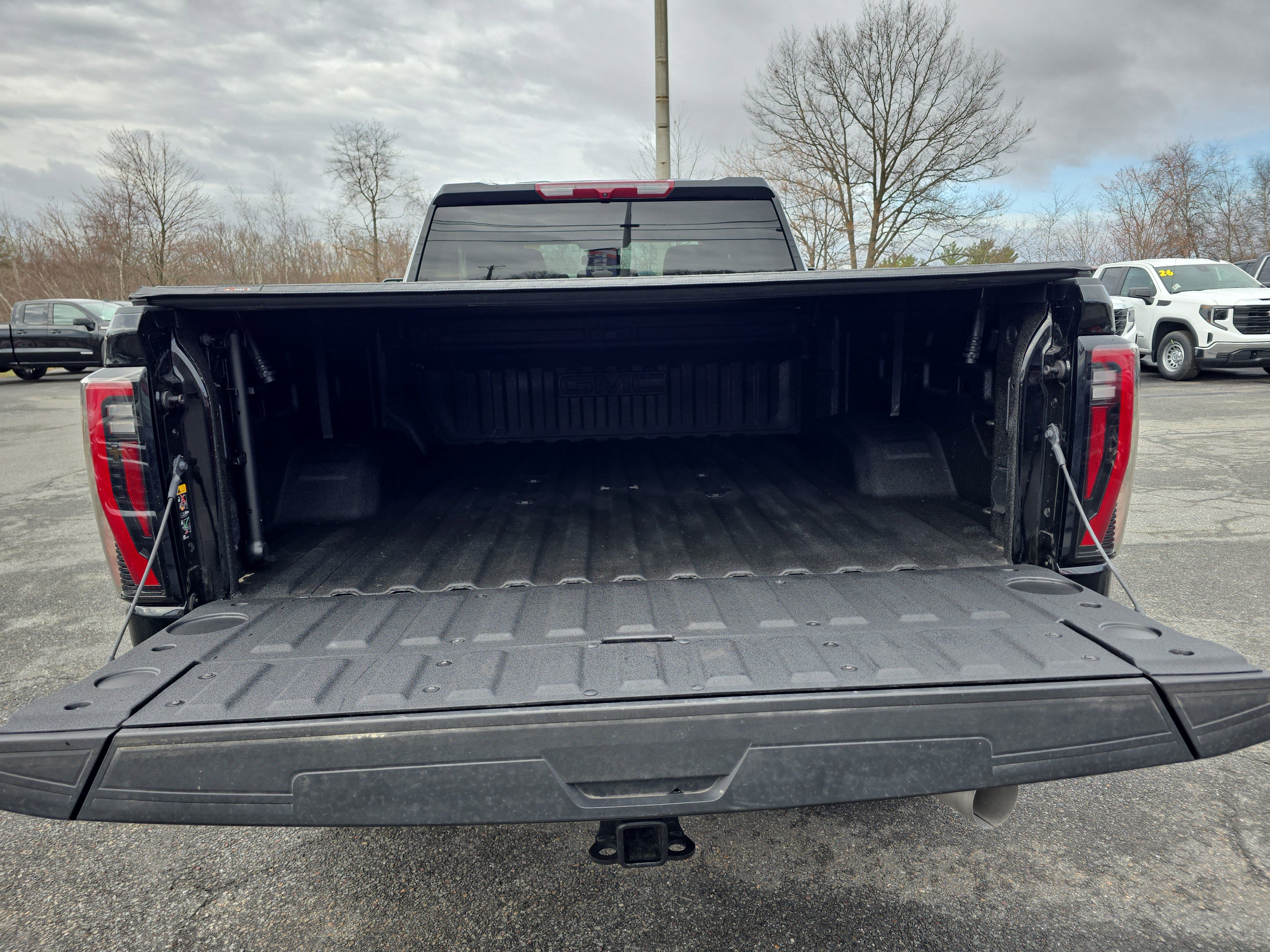 Used 2025 GMC Sierra 2500 AT4 AWD/4WD image 5