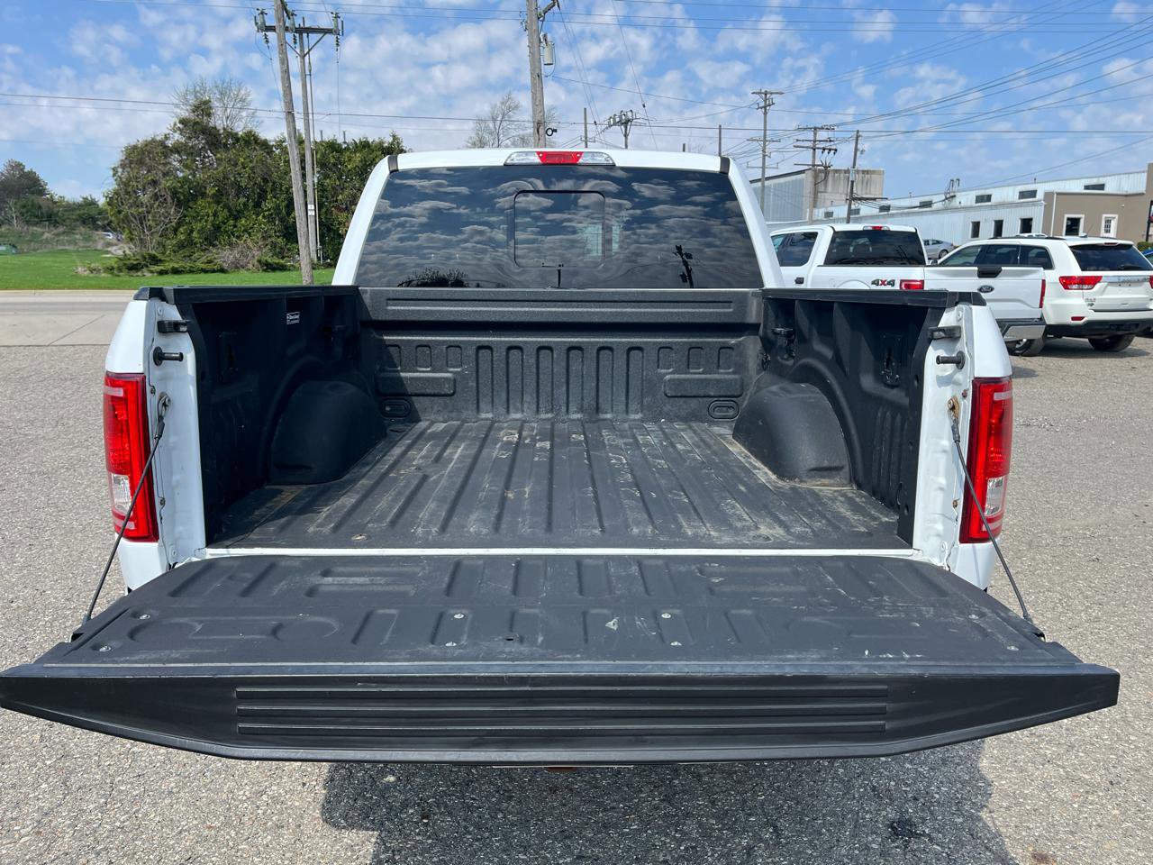 Used 2017 Ford F150 XLT w/ Equipment Group 302A Luxury image 16