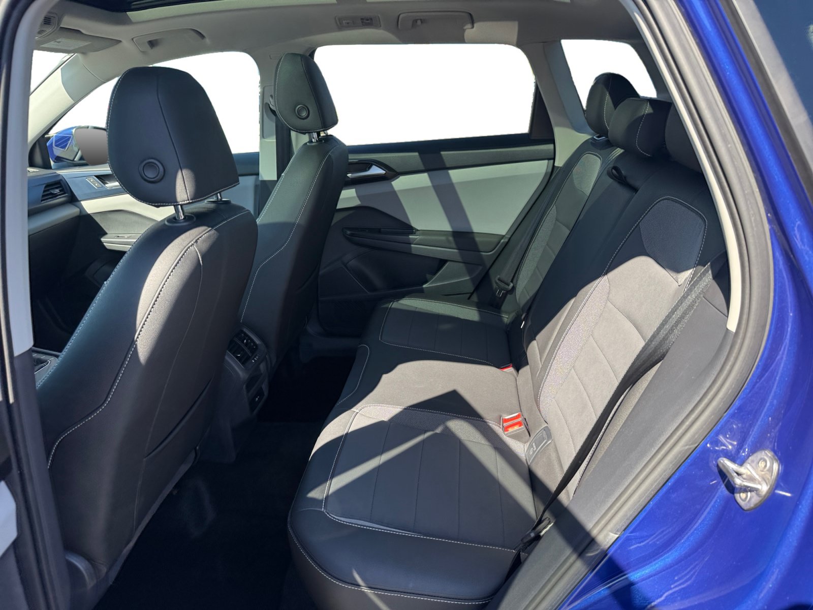 Certified 2023 Volkswagen Taos SE FWD image 16