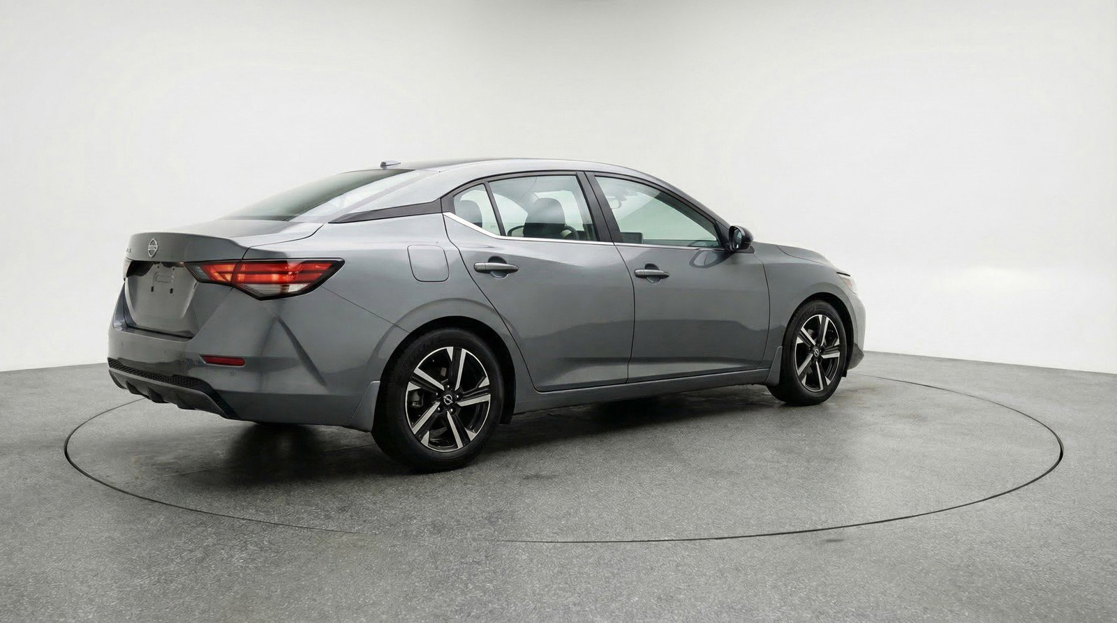 Used 2025 Nissan Sentra SV image 9