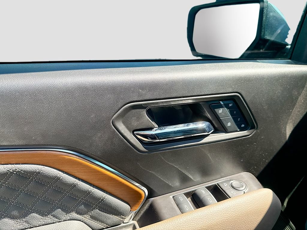 Used 2025 GMC Canyon Denali AWD/4WD image 9