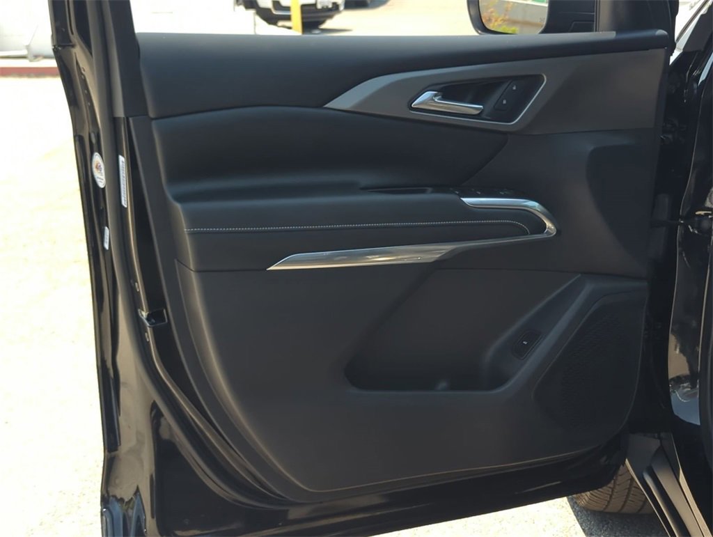 Certified 2025 Chevrolet Traverse LT image 19