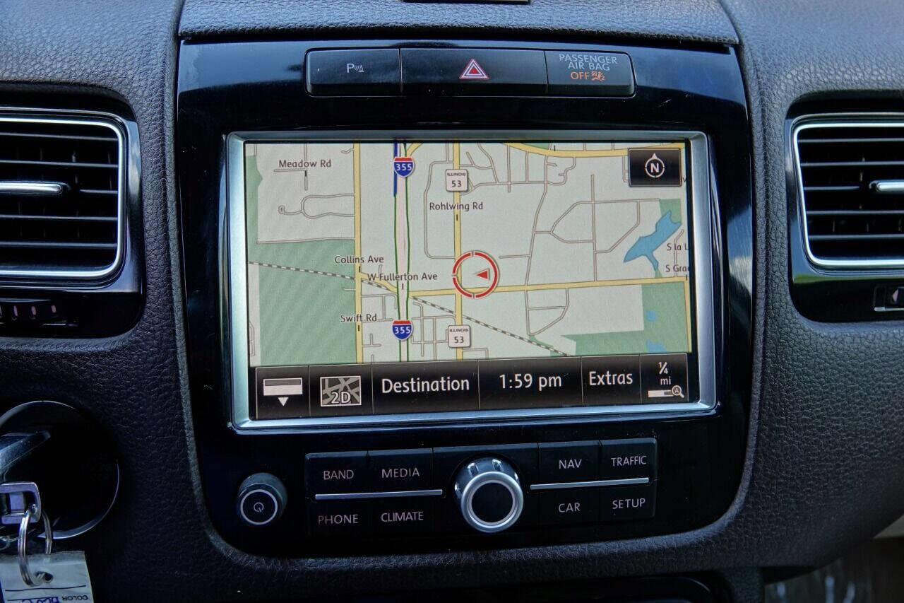 Used 2012 Volkswagen Touareg Sport image 47