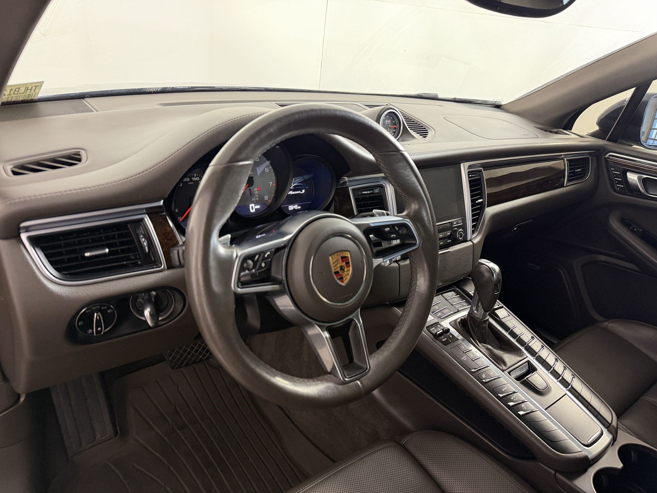 Used 2017 Porsche Macan S AWD/4WD image 4