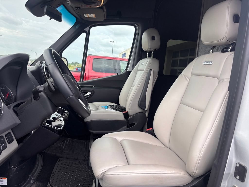 Used 2020 Mercedes-Benz Sprinter 2500 image 6