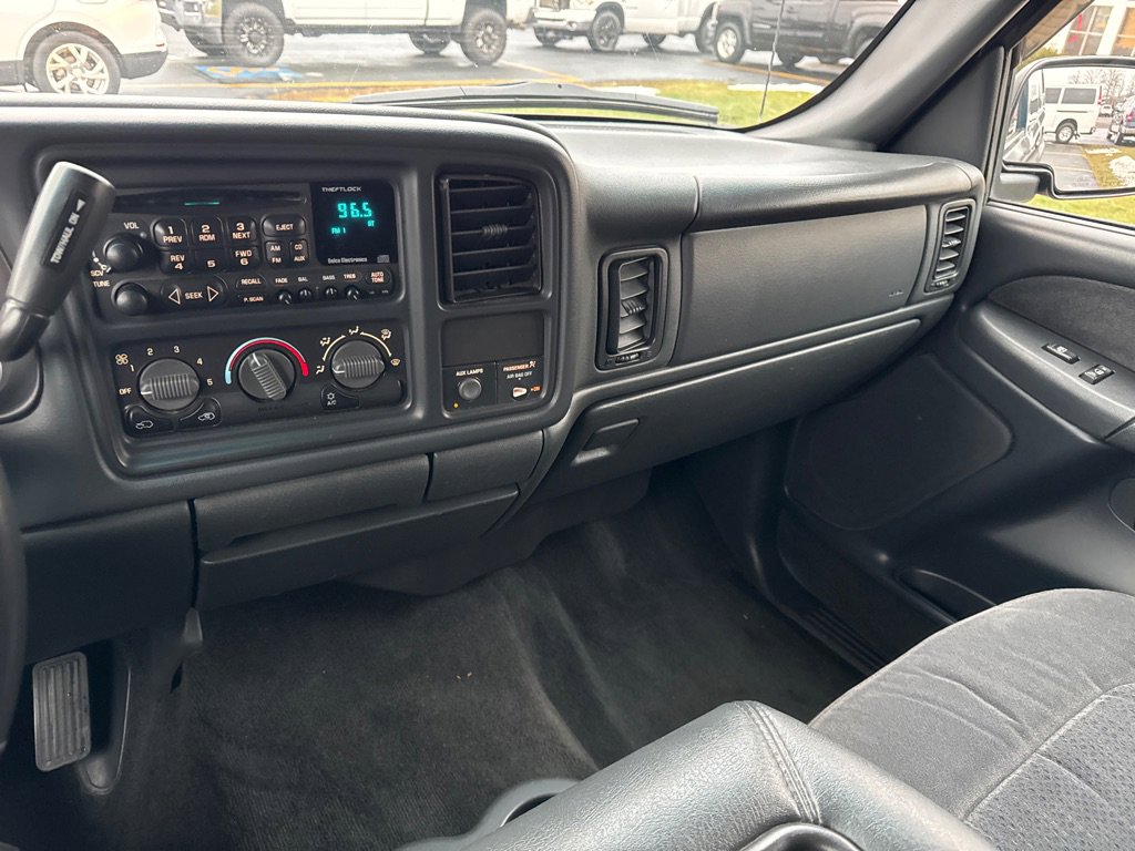 Used 2002 Chevrolet Silverado 2500 LS w/ Snow Plow Prep Pkg image 16