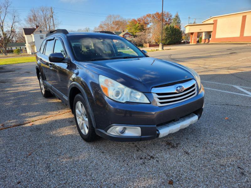 Used 2010 Subaru Outback 2.5i Limited image 3