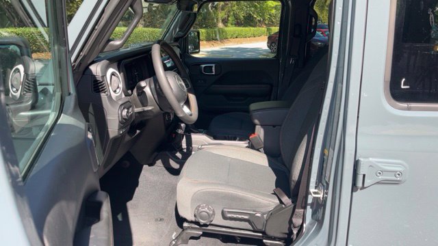 Used 2024 Jeep Wrangler Unlimited Sahara w/ Safety Group AWD/4WD image 5