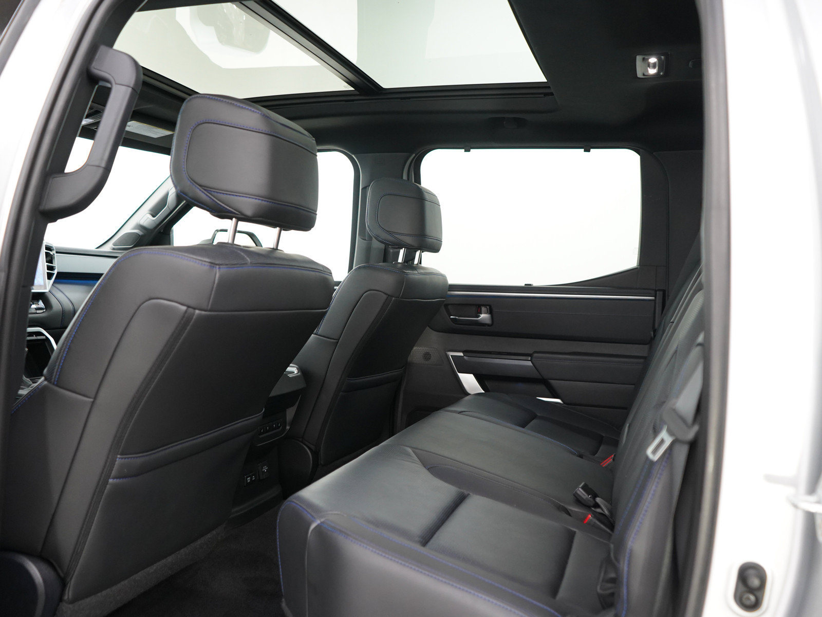 Used 2023 Toyota Tundra Platinum AWD/4WD image 18