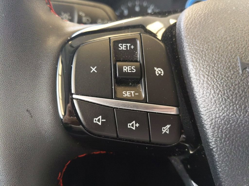 Used 2022 Ford Escape SEL w/ SEL Stealth AWD Package image 18