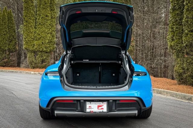 Used 2022 Porsche Taycan 4 Cross Turismo image 18