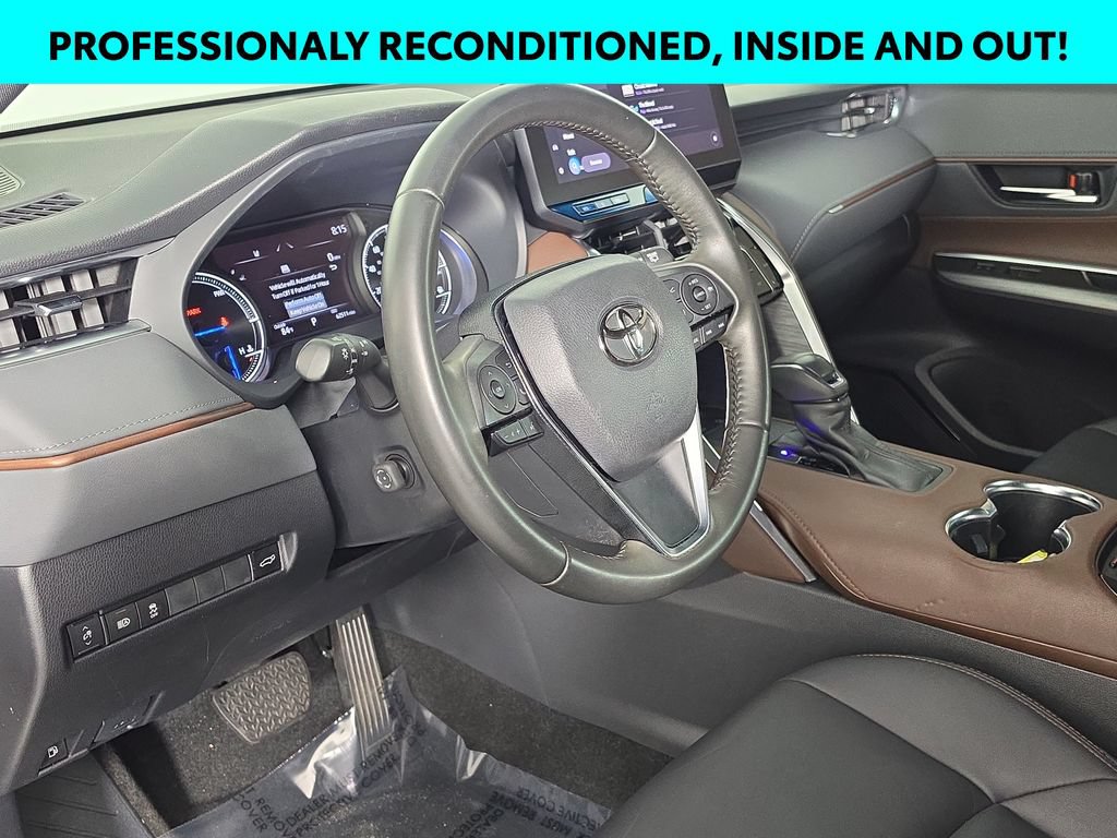 Certified 2023 Toyota Venza XLE AWD/4WD image 7