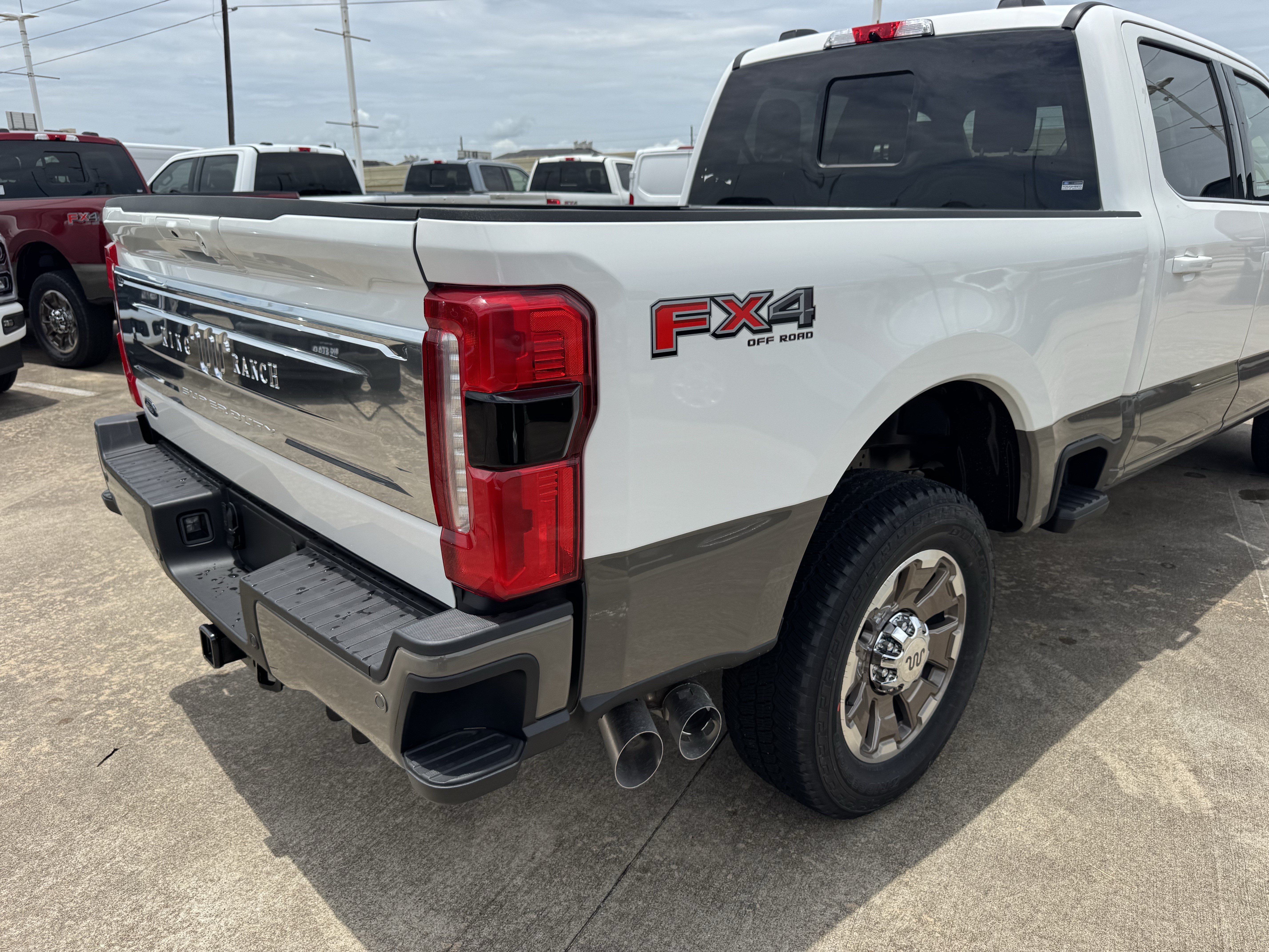 New 2026 Ford F250 King Ranch w/ FX4 Off-Road Package AWD/4WD image 8