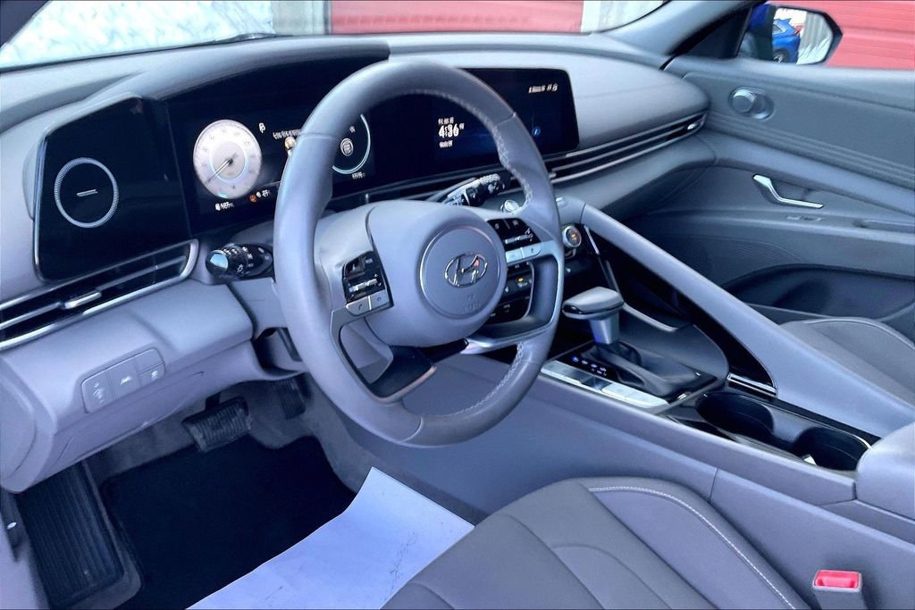 Used 2023 Hyundai Elantra SEL w/ Convenience Package image 13