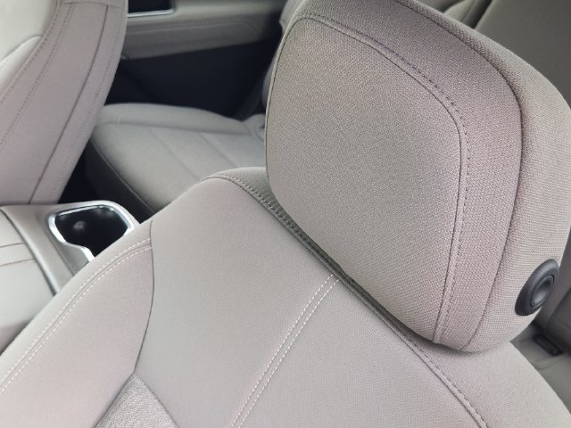 Used 2026 GMC Acadia Elevation FWD image 16