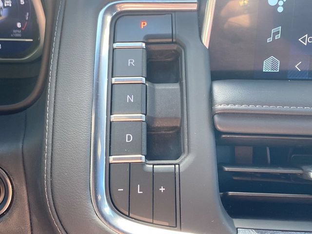 Used 2023 Chevrolet Tahoe LT w/ Luxury Package AWD/4WD image 15