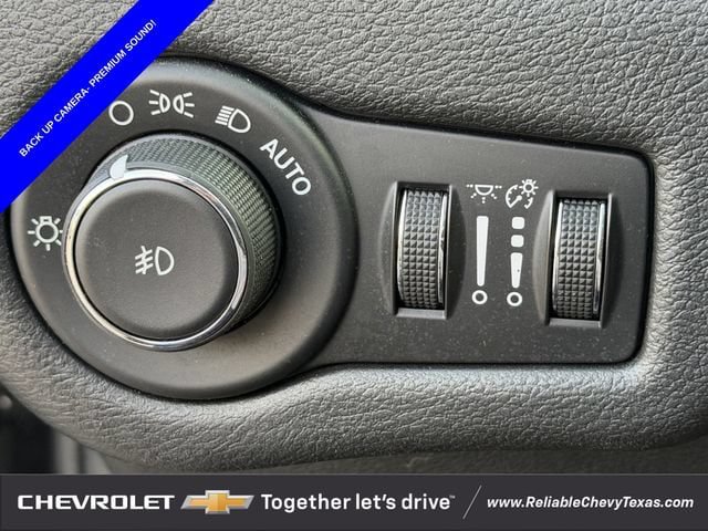 Used 2017 Jeep Cherokee Latitude w/ Safety/Convenience Group AWD/4WD image 25