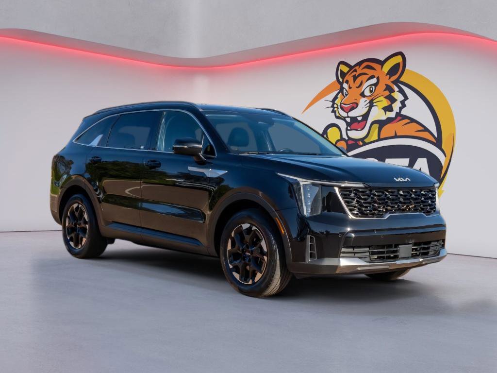 Used 2024 Kia Sorento S image 3