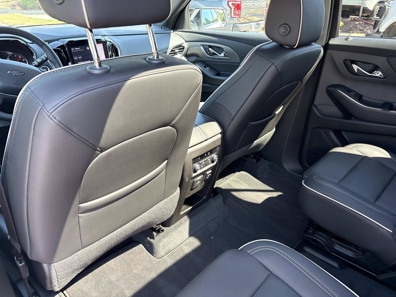 Used 2023 Chevrolet Traverse Premier w/ Redline Edition FWD image 32