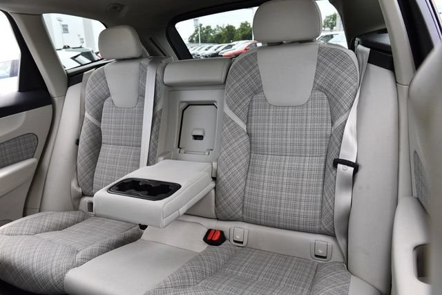 Used 2022 Volvo XC60 B5 Momentum AWD/4WD image 22