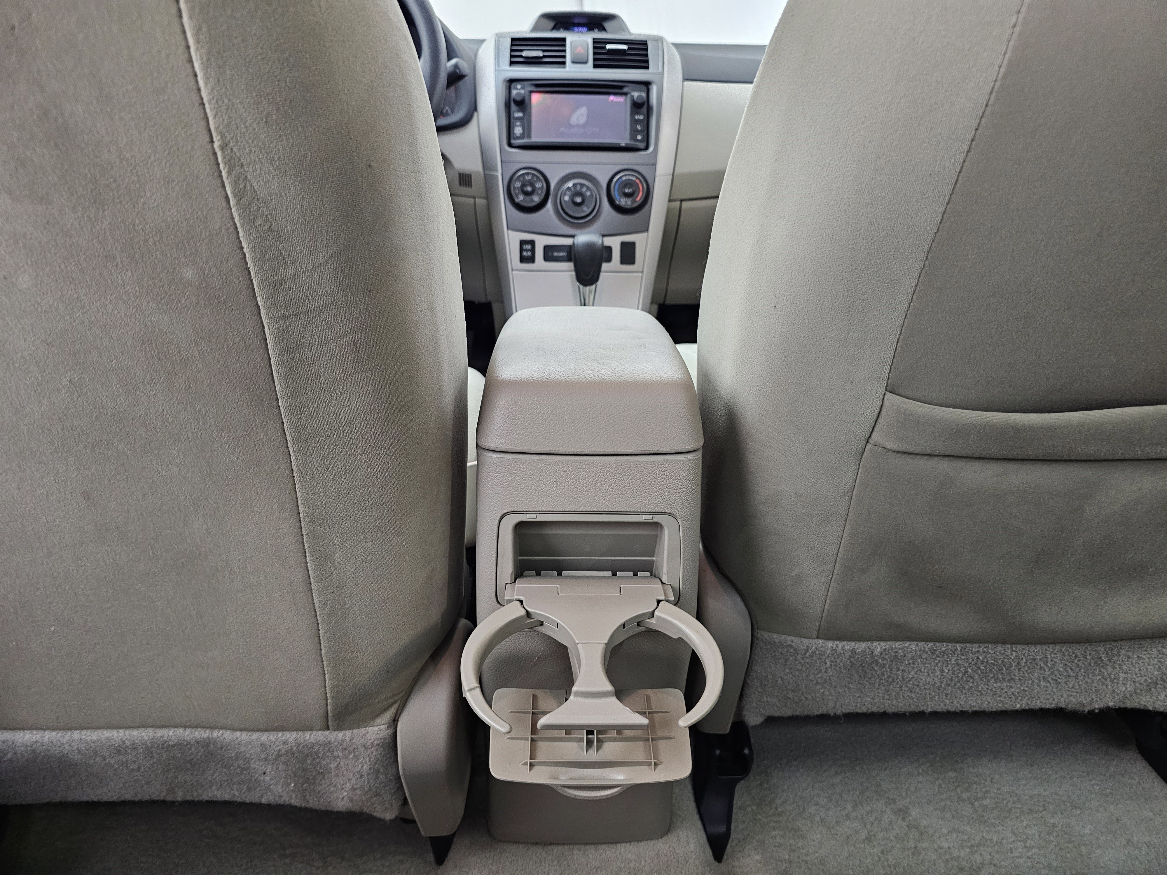 Used 2013 Toyota Corolla LE image 23