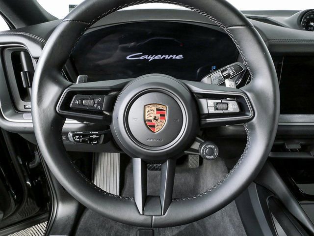 Certified 2024 Porsche Cayenne AWD image 9