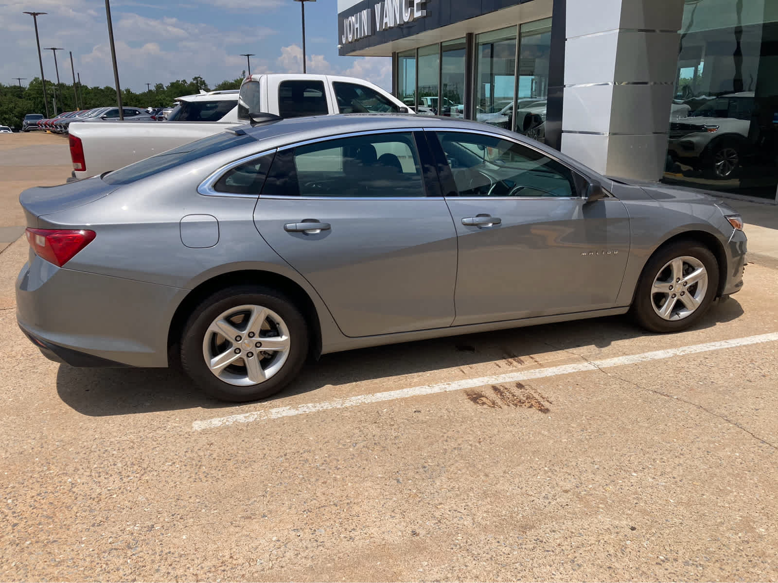 Used 2023 Chevrolet Malibu LS FWD image 8