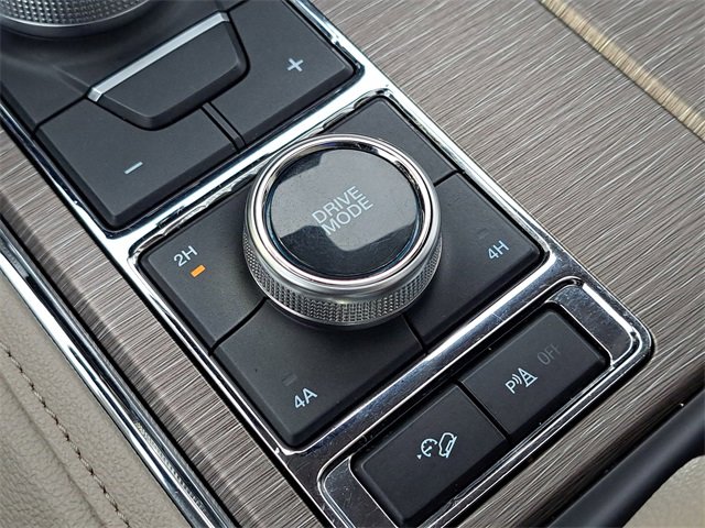 Used 2024 Ford Expedition Max Limited image 16