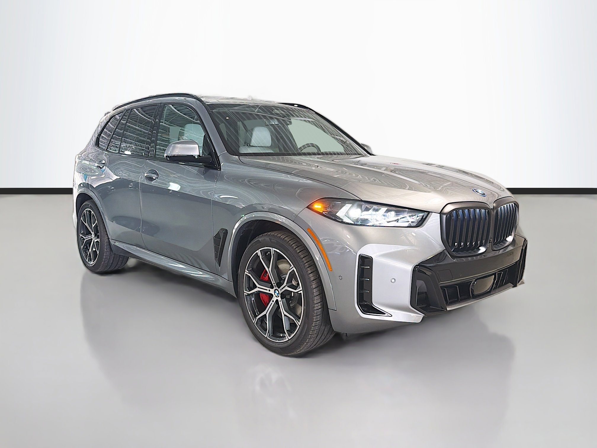 New 2026 BMW X5 xDrive50e w/ M Sport Package image 1