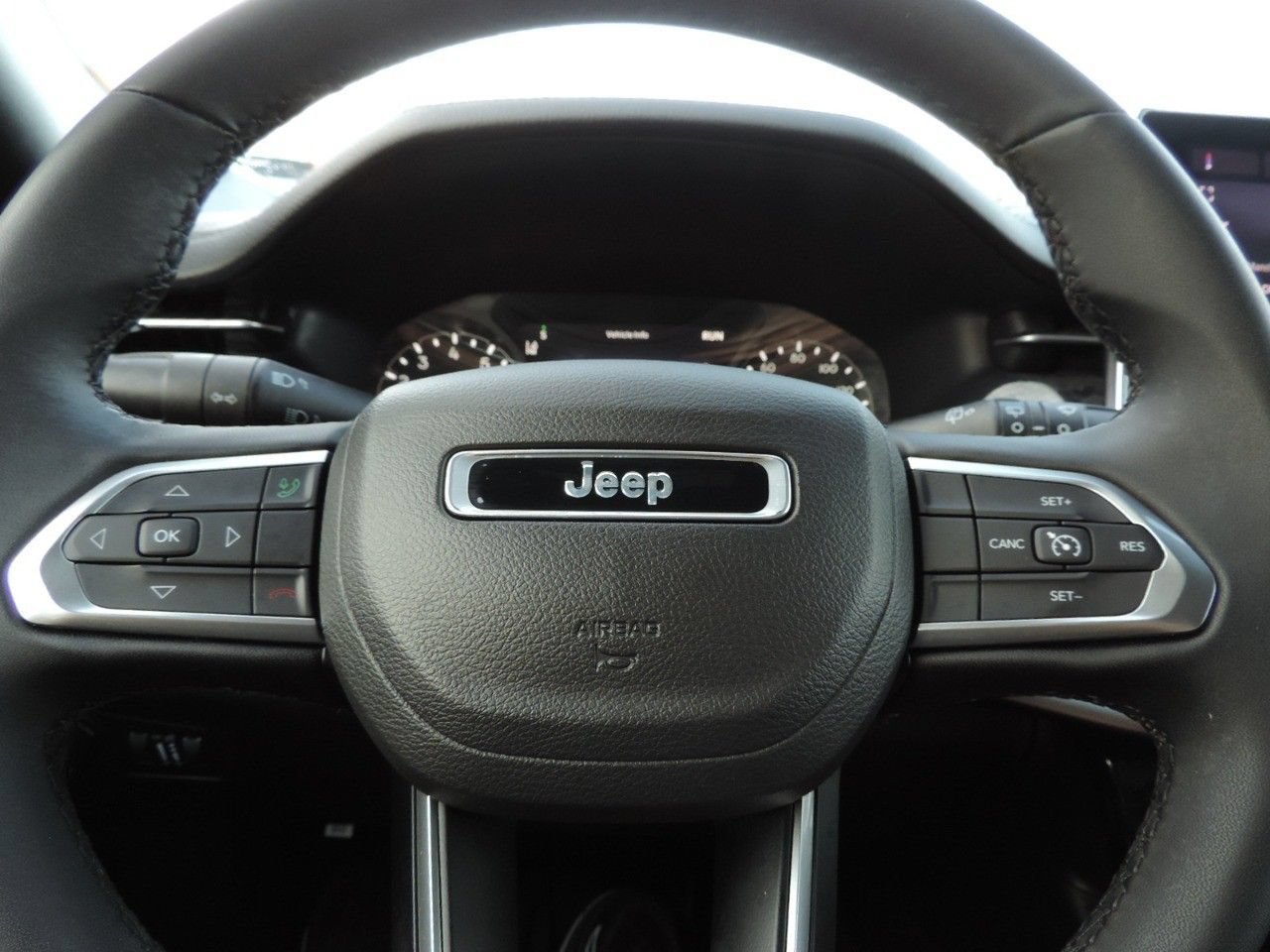 Used 2024 Jeep Compass Latitude AWD/4WD image 27