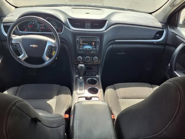 Used 2015 Chevrolet Traverse LT w/ Style and Technology Package FWD image 11