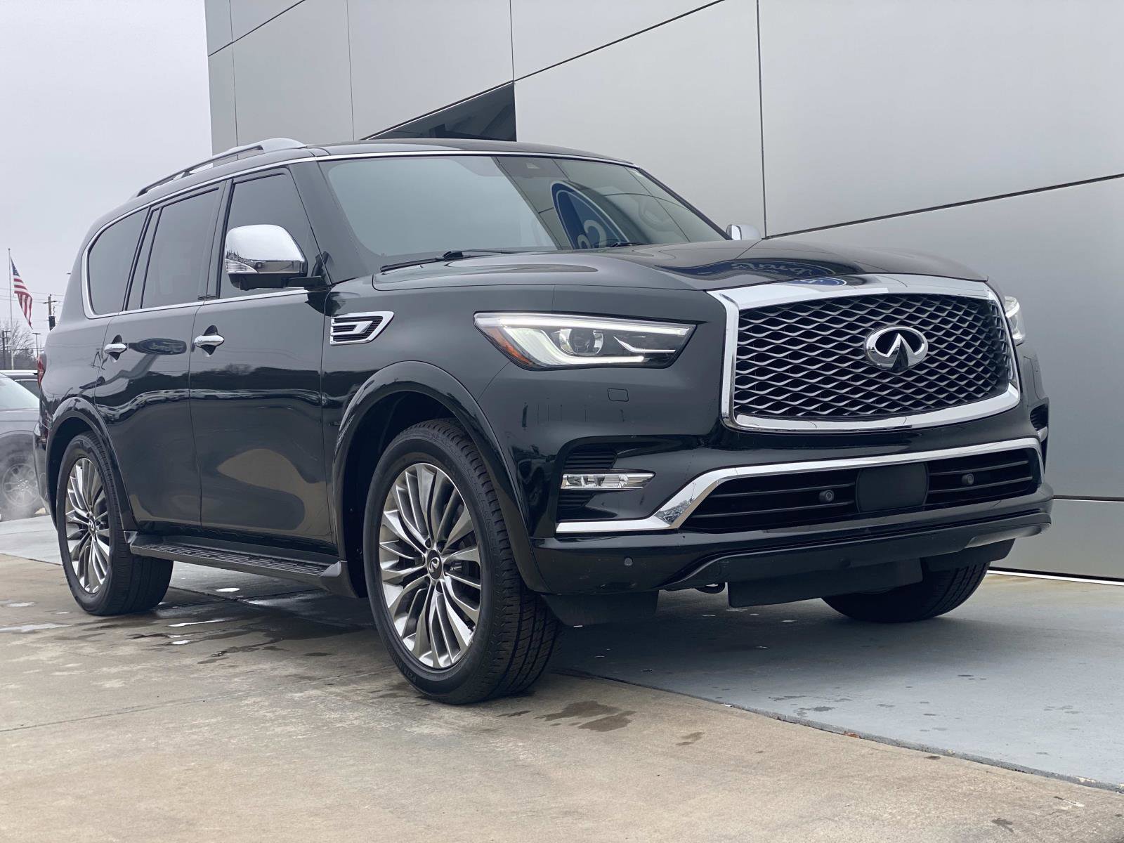 Used 2021 INFINITI QX80 Sensory w/ All-Season Package image 1