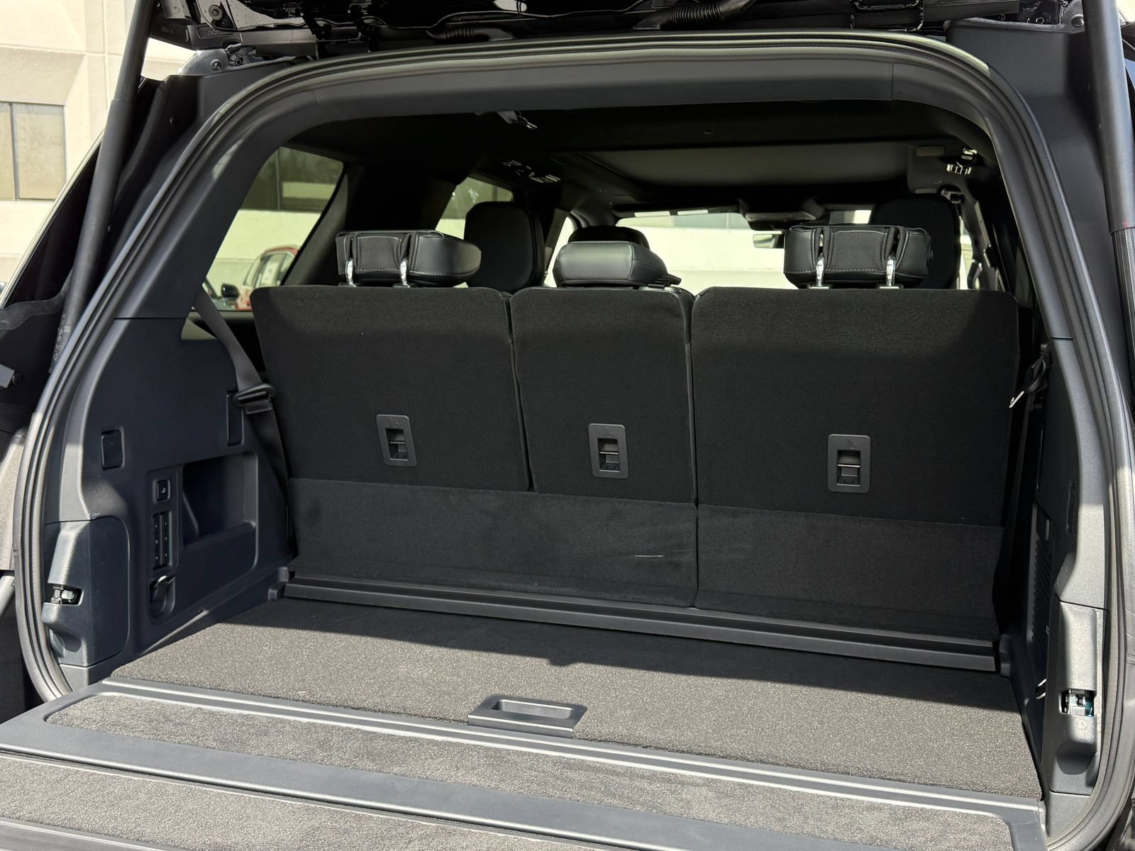 New 2026 Lincoln Navigator Reserve w/ Jet Appearance Package AWD/4WD image 17