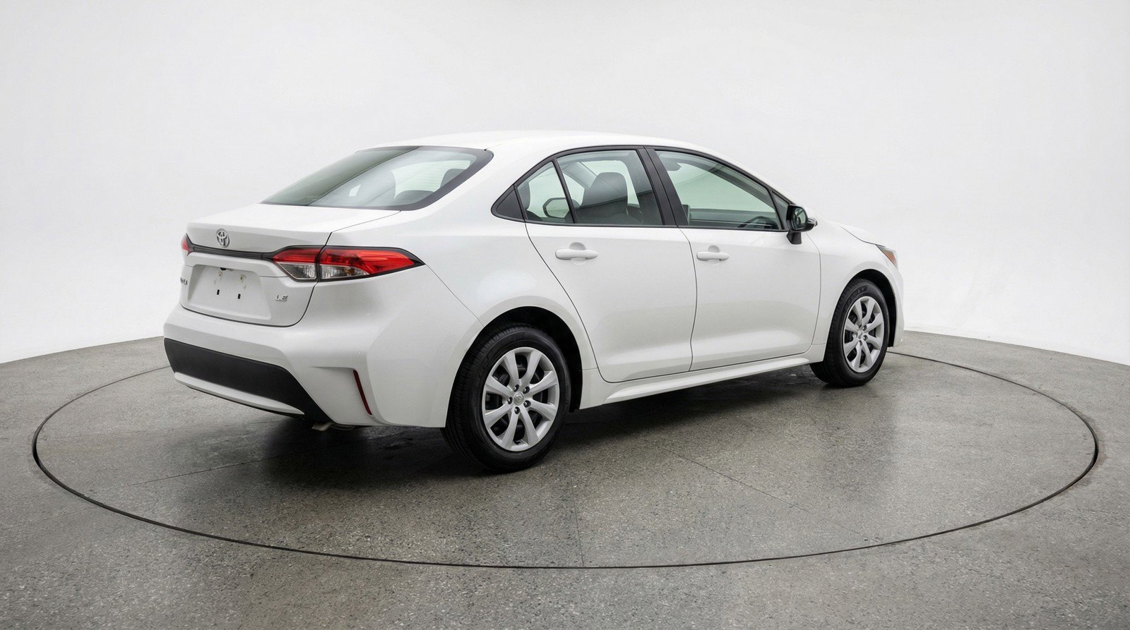 Used 2025 Toyota Corolla LE FWD image 9