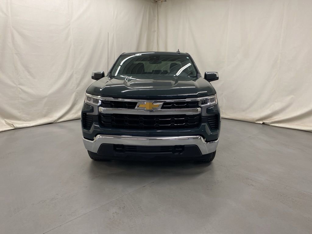Used 2025 Chevrolet Silverado 1500 LT image 3