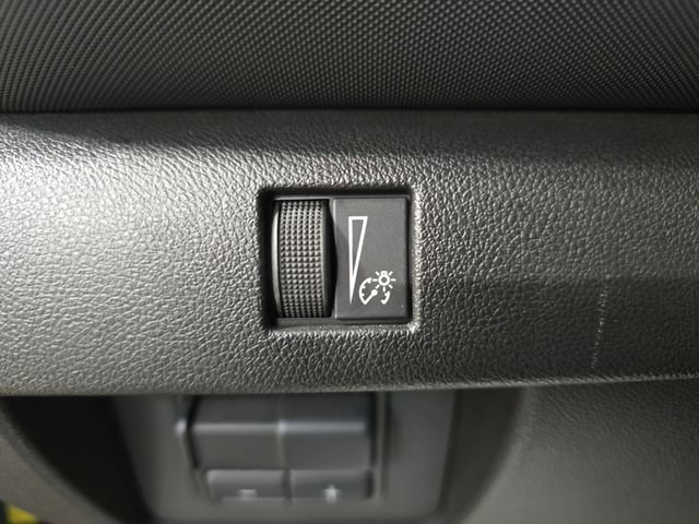 Used 2023 Chevrolet Colorado Z71 w/ Z71 Convenience Package 2 image 28