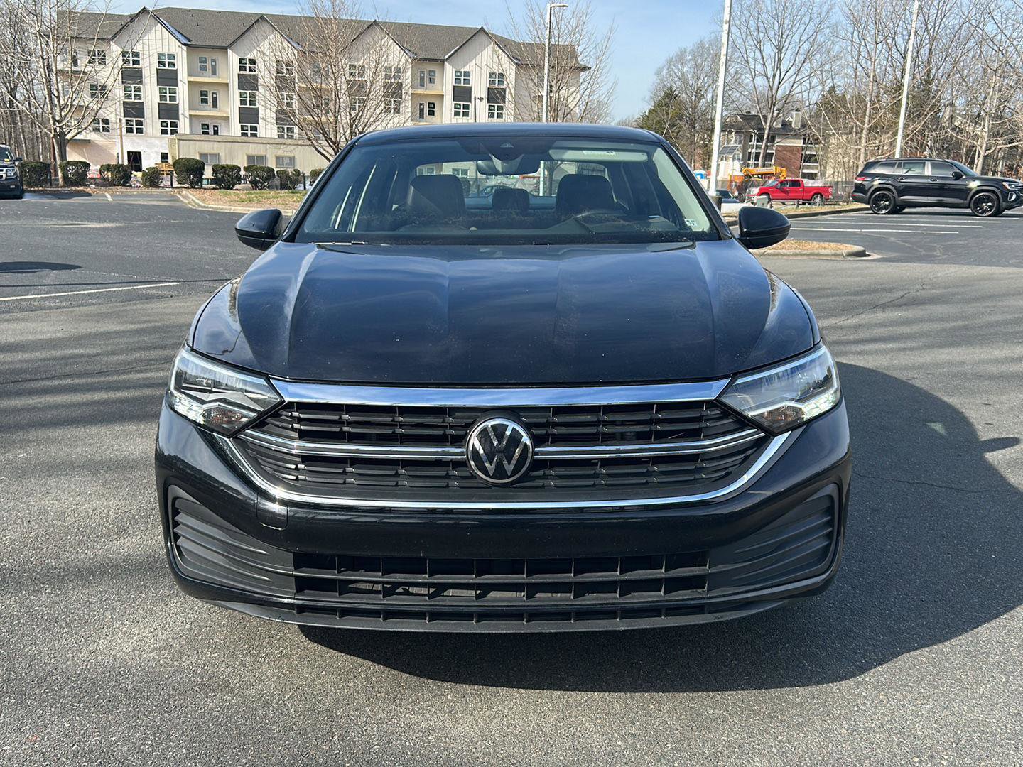 Used 2024 Volkswagen Jetta SE image 2