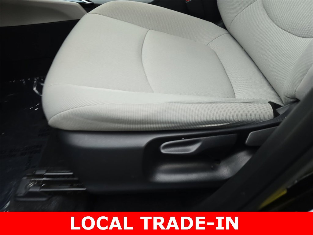 Used 2025 Toyota Corolla Cross L image 28