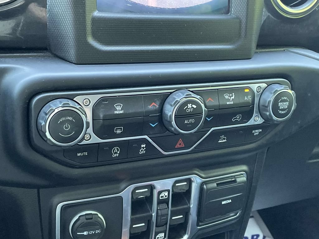 Used 2021 Jeep Wrangler Unlimited Sahara AWD/4WD image 26