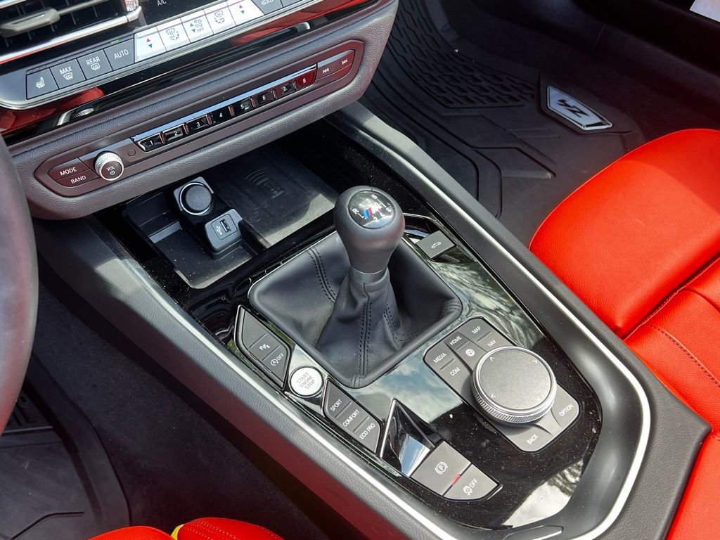 Used 2025 BMW Z4 M40i w/ Edition RWD image 15