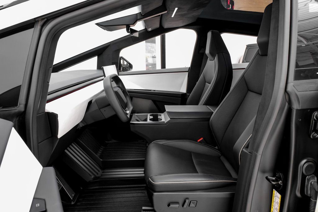 Used 2024 Tesla Cybertruck AWD Crew Cab image 7