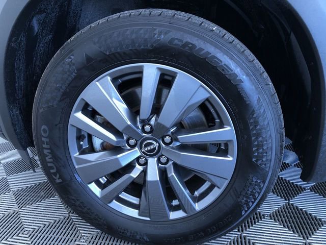 Used 2025 Nissan Pathfinder SV image 16