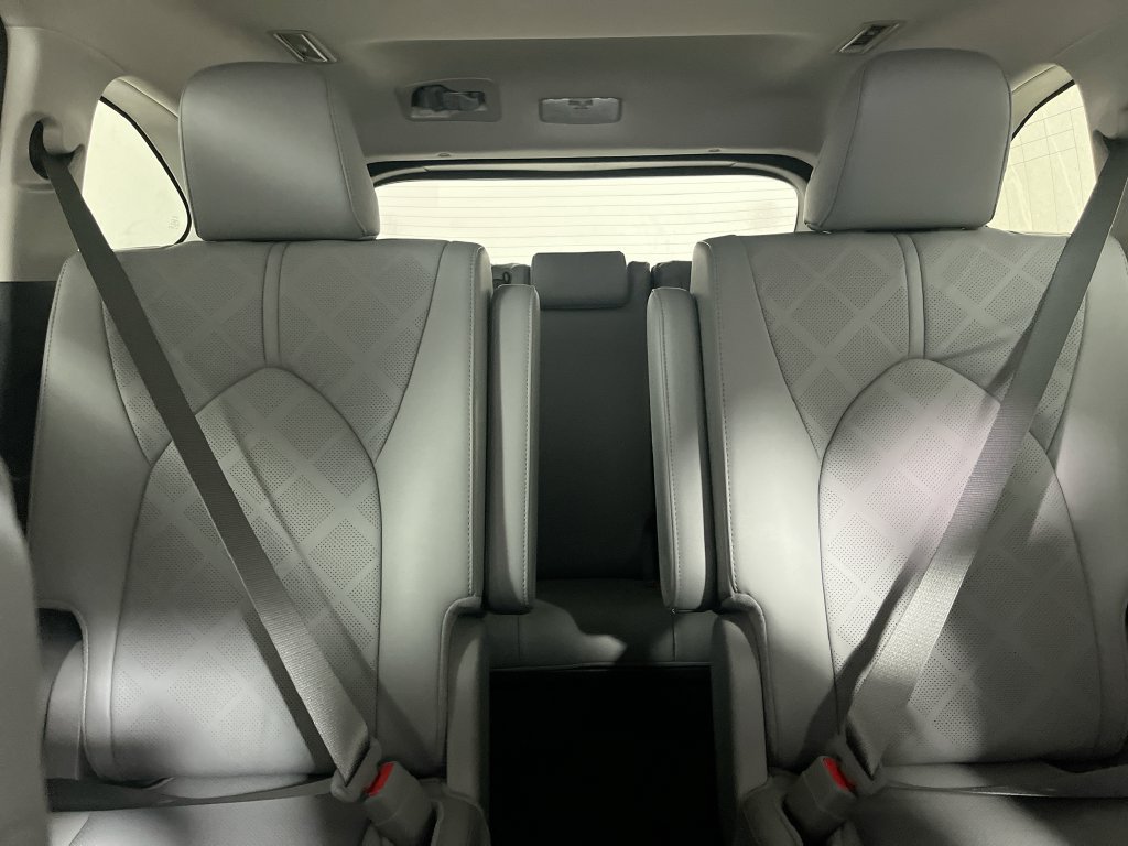 New 2026 Toyota Highlander Platinum AWD/4WD image 29