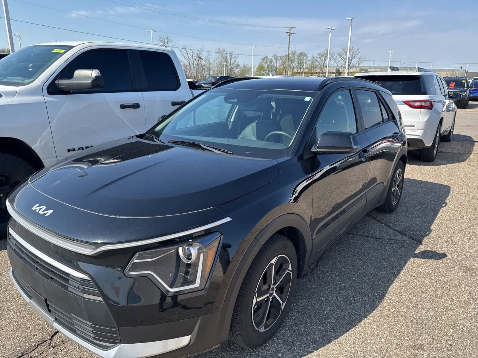 Used 2023 Kia Niro EX image 15