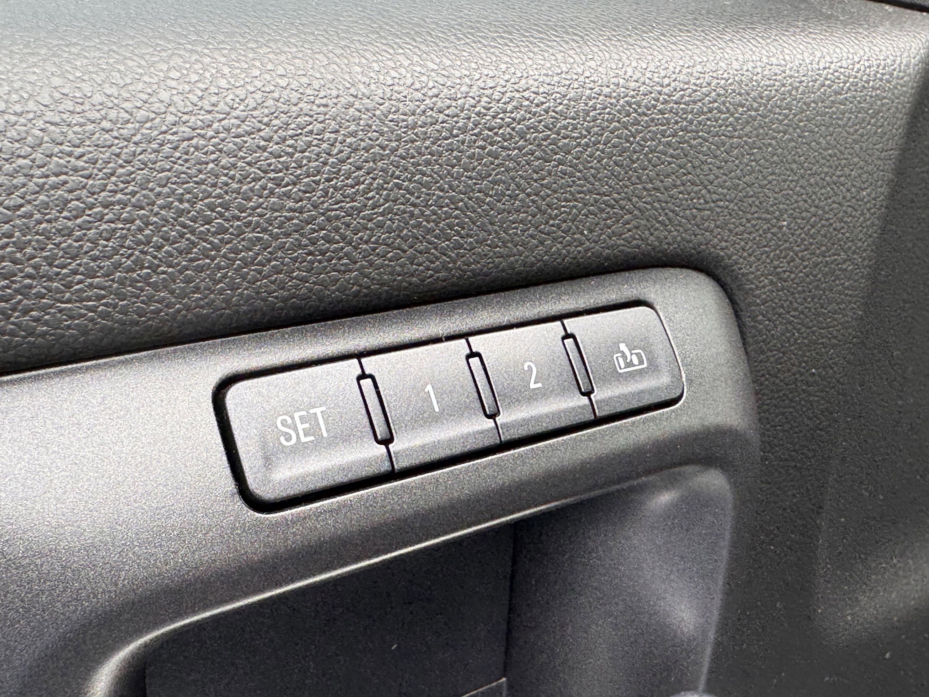 Used 2016 GMC Sierra 2500 Denali w/ Duramax Plus Package image 24