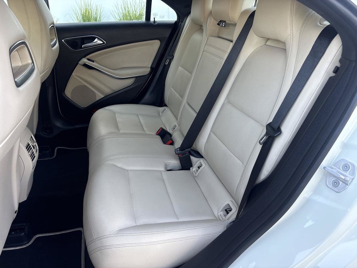 Used 2018 Mercedes-Benz CLA 250 image 12
