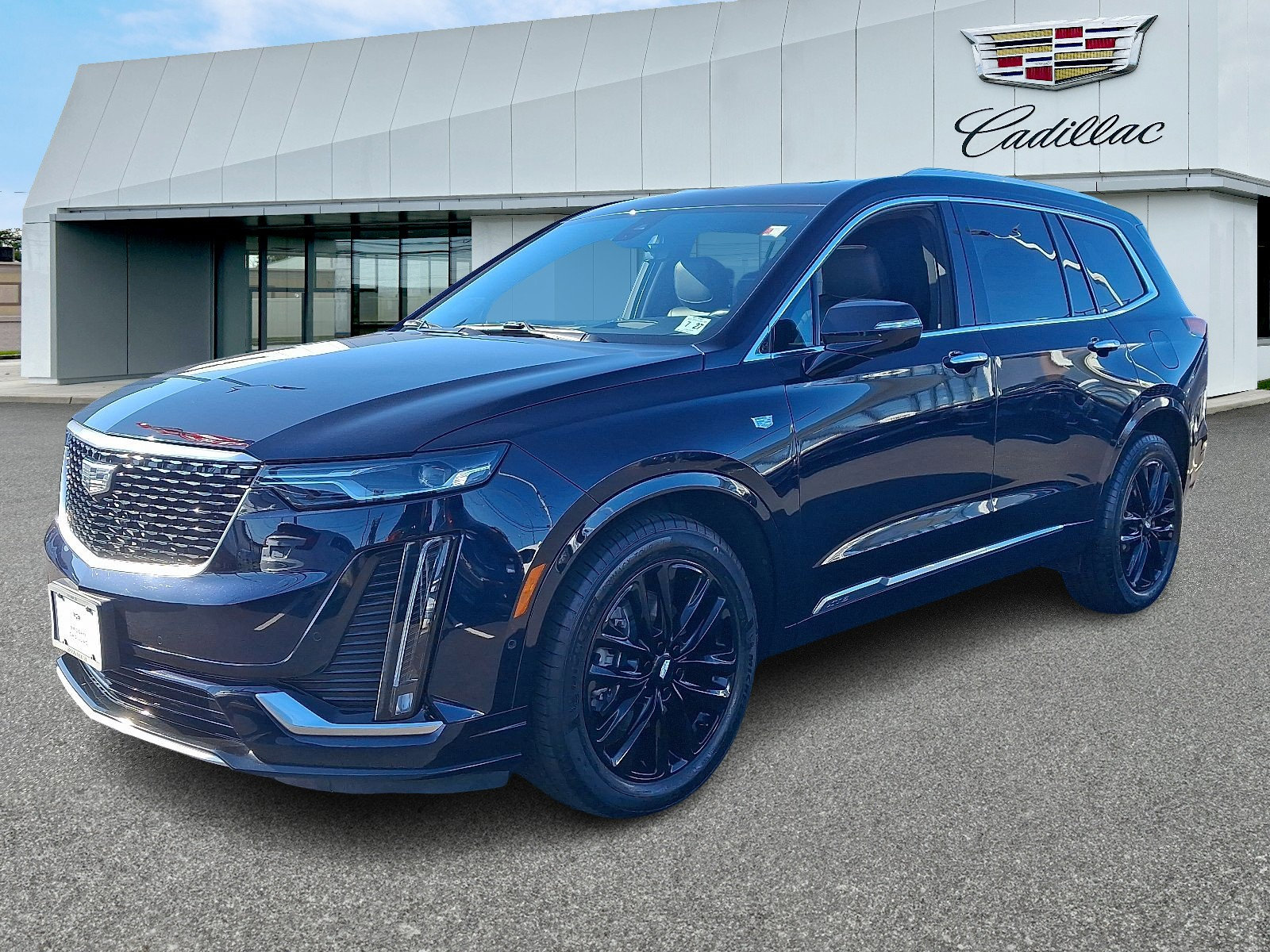 Certified 2022 Cadillac XT6 Premium Luxury w/ Technology Package image 3