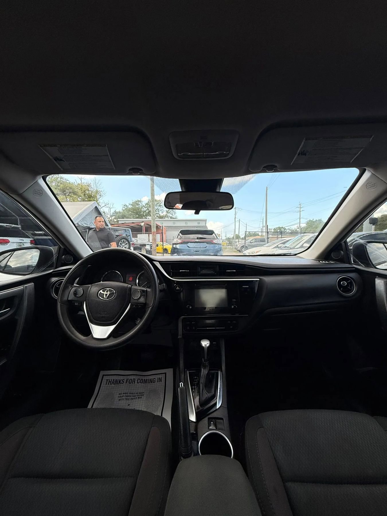Used 2017 Toyota Corolla LE FWD image 11