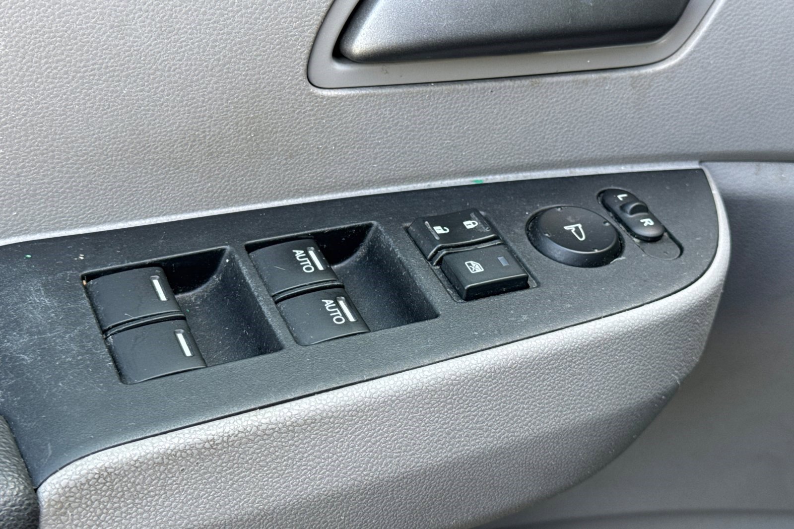 Used 2012 Honda Odyssey EX-L image 14