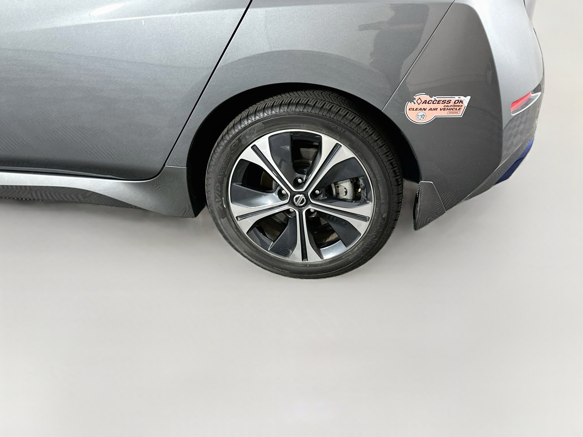 Used 2019 Nissan Leaf SL Plus w/ Protection Package FWD image 11